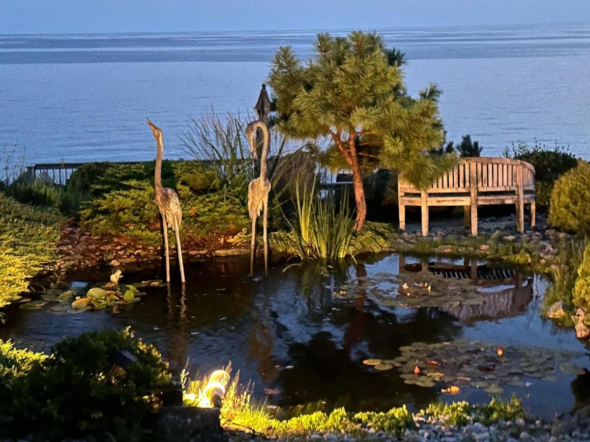 The Wind In The Willows - Luxury Lakefront Oasis Bed & Breakfast Cobourg Luaran gambar