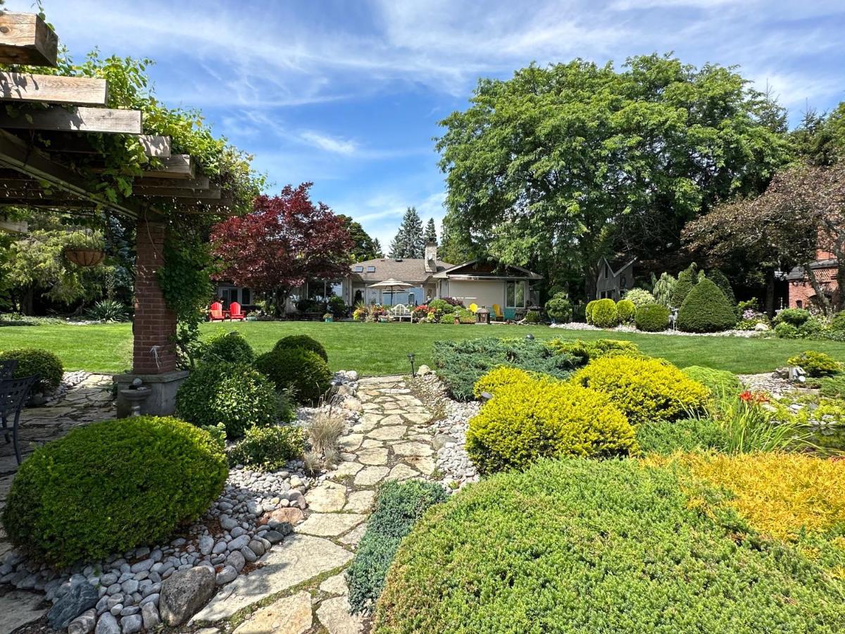 The Wind In The Willows - Luxury Lakefront Oasis Bed & Breakfast Cobourg Luaran gambar